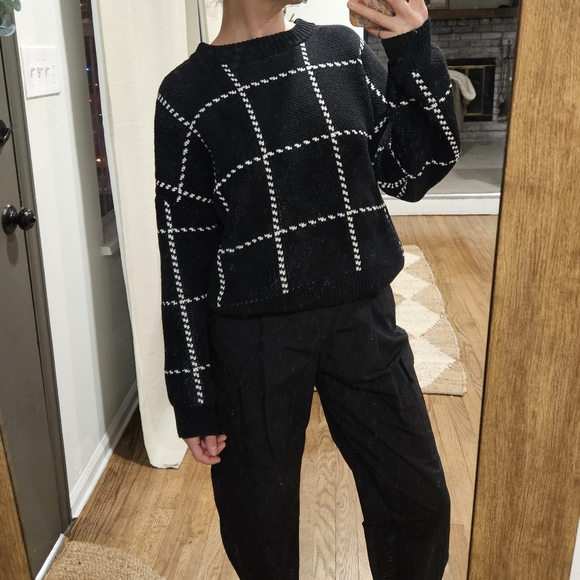 A&F Windowpane Patterned Sweater - Picture 3 of 4